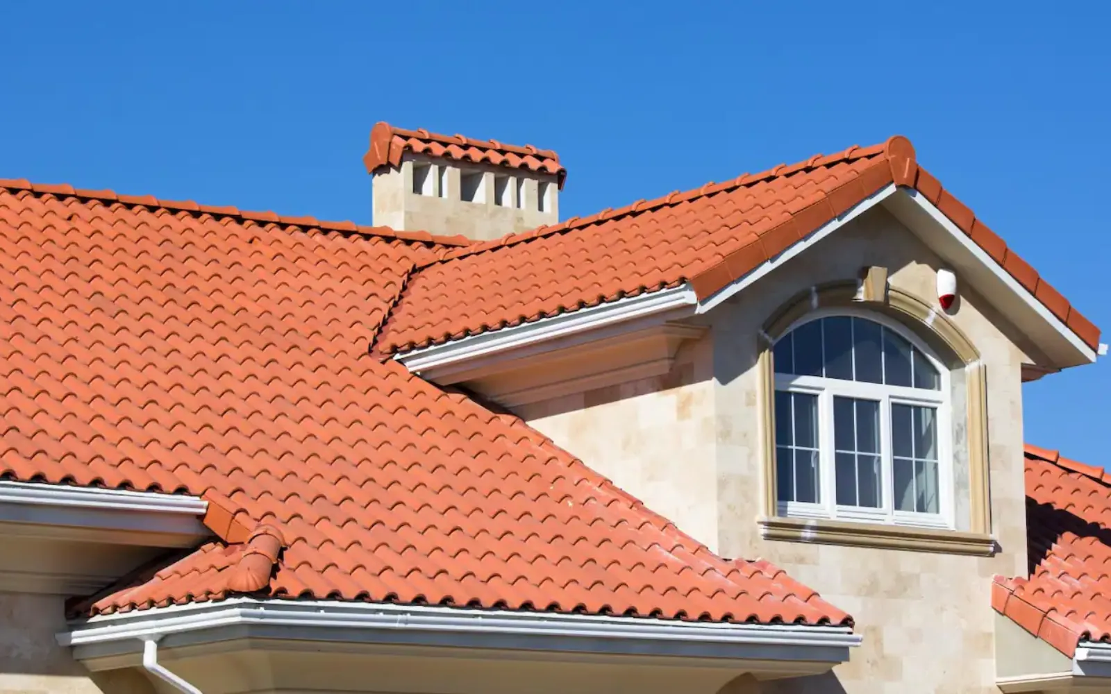 Réparation Tuile Toiture Charentaise Angouleme